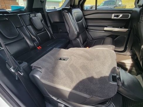Used 2022 Ford Explorer XLT w/ Equipment Group 202A image 43