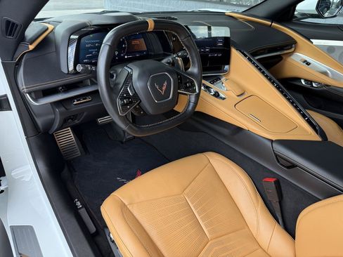 Used 2021 Chevrolet Corvette Stingray Preferred Cpe w/ Engine Appearance Package RWD image 15