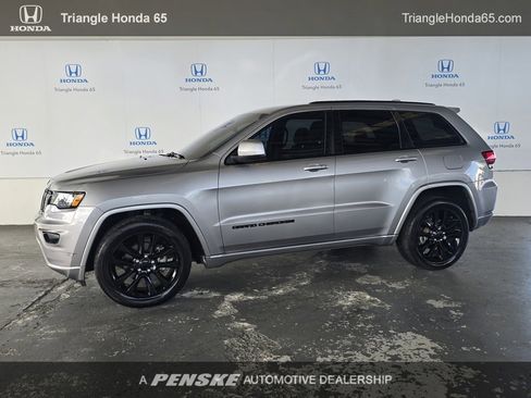 Used 2019 Jeep Grand Cherokee Altitude image 1