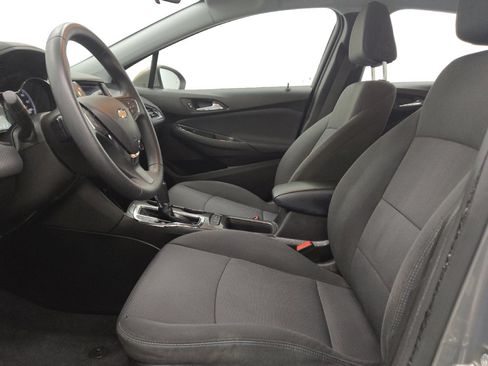 Used 2019 Chevrolet Cruze LT w/ Convenience Package FWD image 17