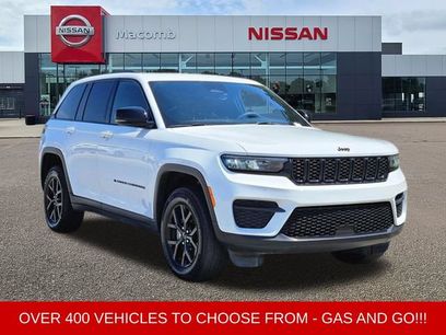 Used 2025 Jeep Grand Cherokee Altitude