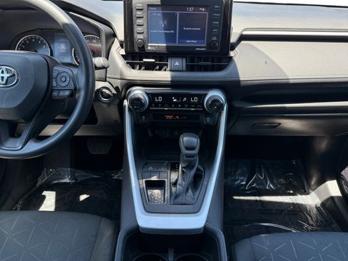 Used 2022 Toyota RAV4 XLE image 11
