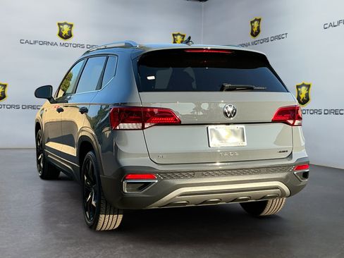 Used 2022 Volkswagen Taos SE w/ Panoramic Sunroof Package image 7