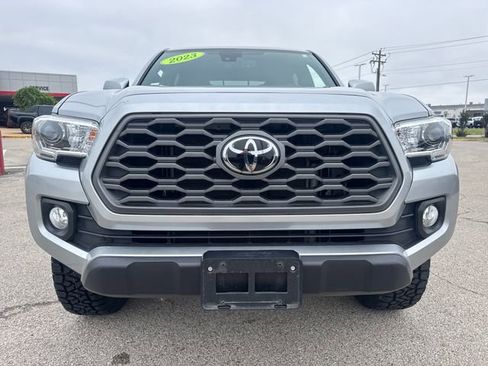 Used 2023 Toyota Tacoma TRD Off-Road AWD/4WD image 9