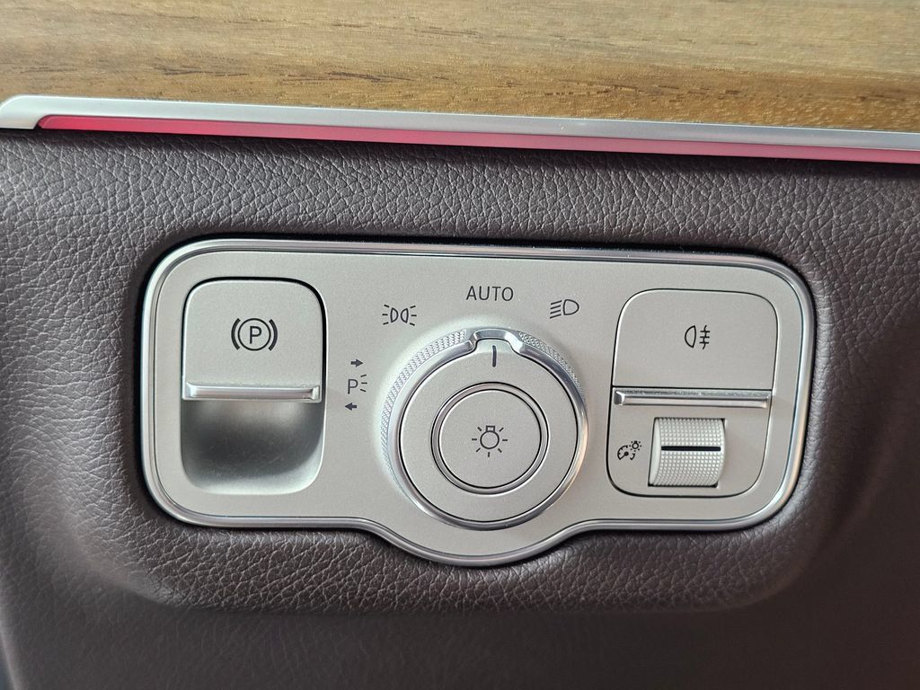 Used 2020 Mercedes-Benz GLS 450 4MATIC image 38
