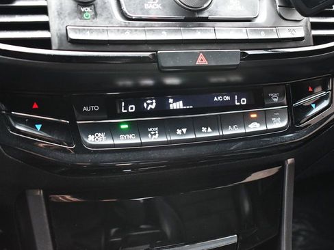 Used 2017 Honda Accord Sport image 37