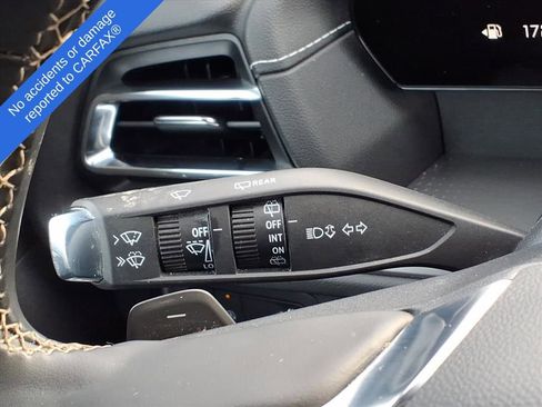 Used 2025 Chevrolet Traverse LT image 23