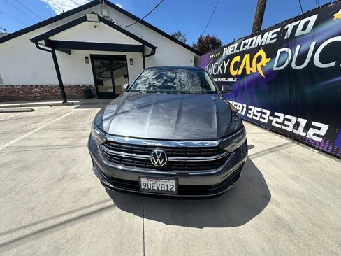 Used 2024 Volkswagen Jetta SE FWD image 15