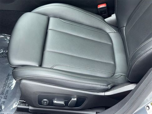 Used 2024 BMW 330i Sedan image 41