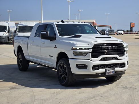 New 2026 RAM 2500 Laramie AWD/4WD image 3
