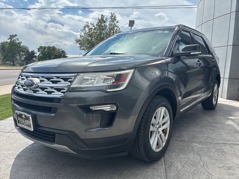 Used 2018 Ford Explorer XLT w/ Equipment Group 201A AWD/4WD image 3