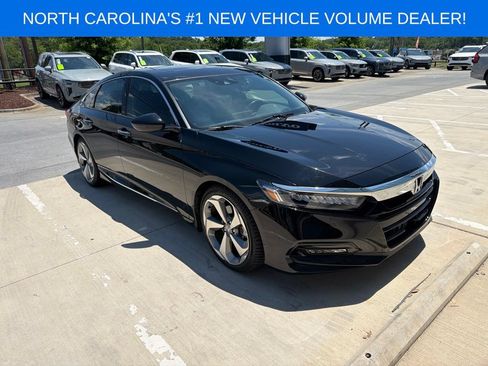 Used 2020 Honda Accord Touring image 1