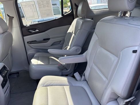 Used 2018 GMC Acadia SLT FWD image 26