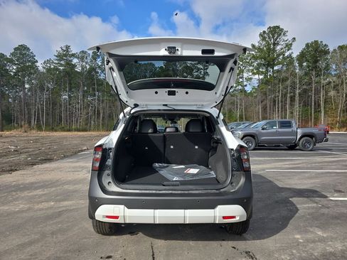 New 2026 Nissan Kicks SR image 16