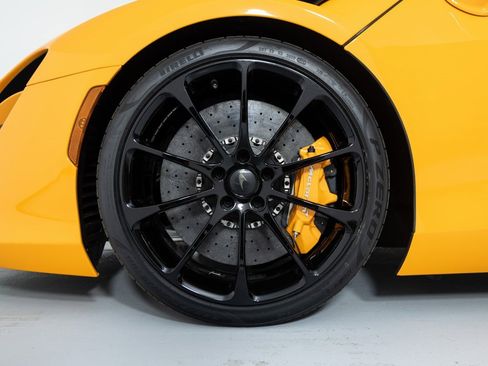 New 2025 McLaren Artura Spider image 10