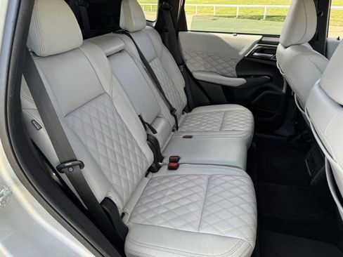 Used 2023 Mitsubishi Outlander SEL image 33