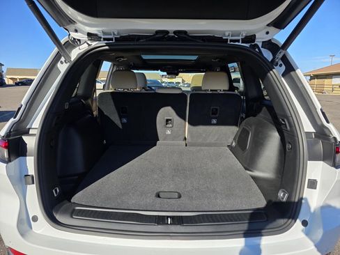 New 2026 Jeep Grand Cherokee Limited RWD image 9