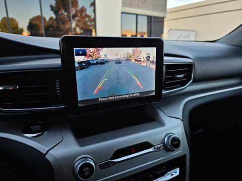 Used 2022 Ford Explorer XLT w/ Equipment Group 202A image 37