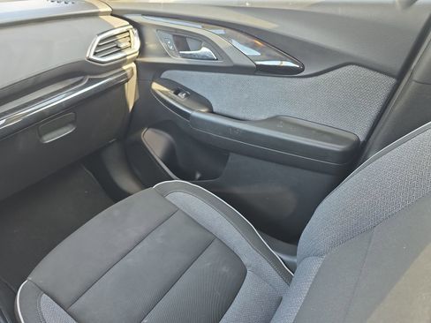 Used 2022 Chevrolet TrailBlazer LT w/ Convenience Package image 15