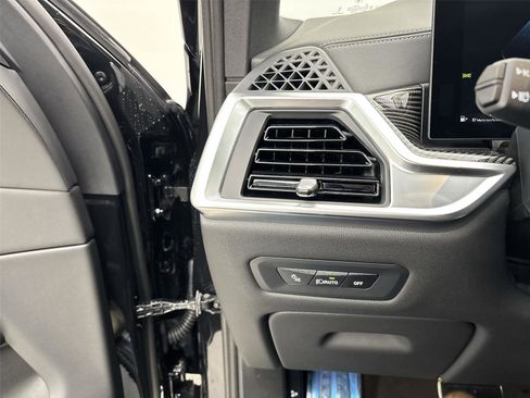 New 2026 BMW X5 M60i image 31