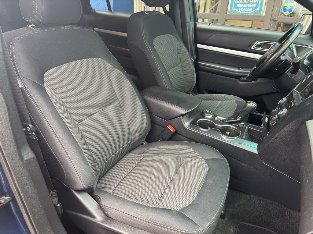 Used 2016 Ford Explorer XLT w/ Equipment Group 201A AWD/4WD image 10