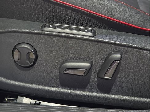 Used 2025 Volkswagen GTI SE FWD image 19