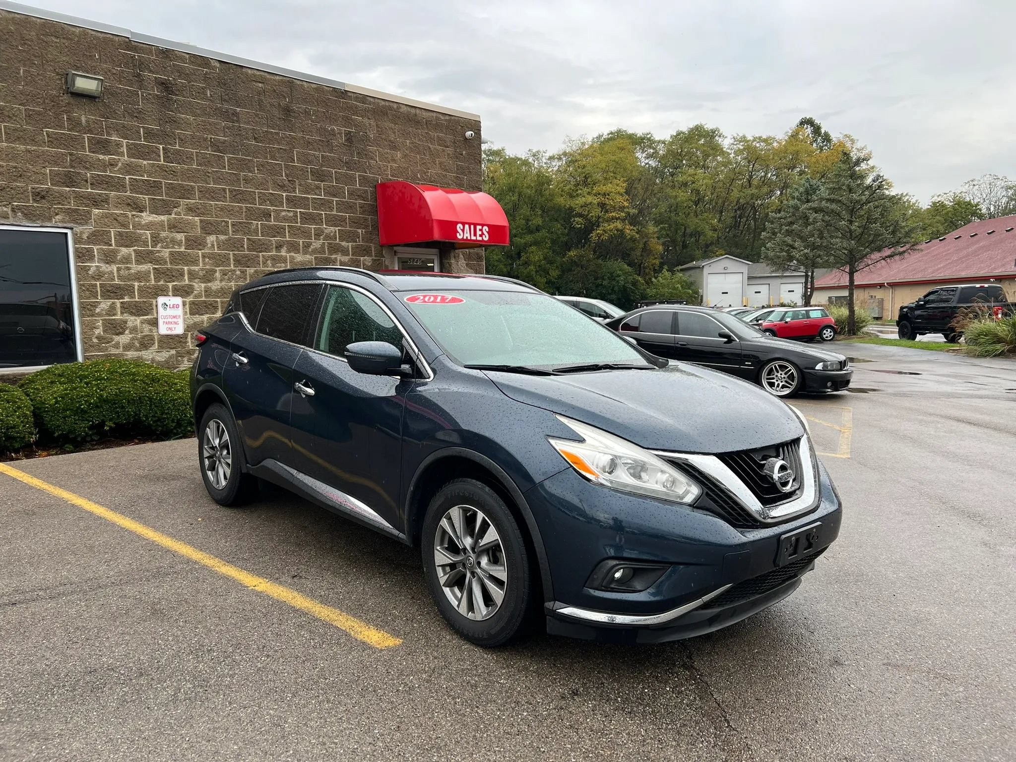 Used 2017 Nissan Murano SV AWD/4WD image 3