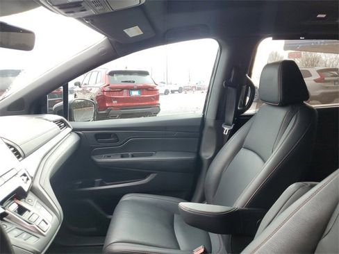 Certified 2024 Honda Odyssey Sport image 16