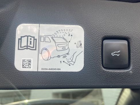 Used 2020 Ford Escape SEL image 14