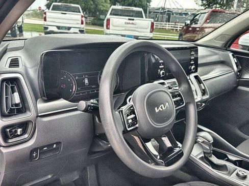 Used 2023 Kia Sorento LX FWD image 10