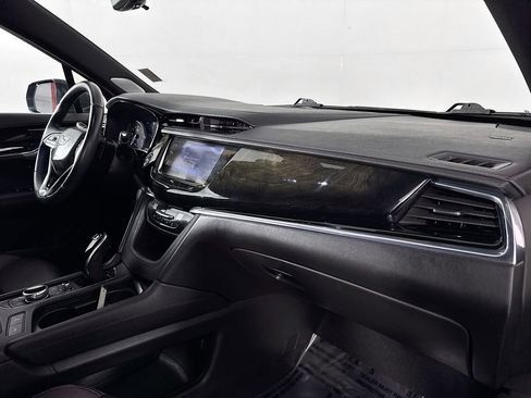 Used 2020 Cadillac XT6 Premium Luxury image 32