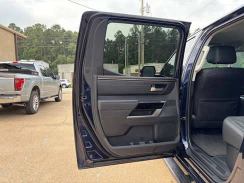 Used 2024 Toyota Tundra Limited AWD/4WD image 27