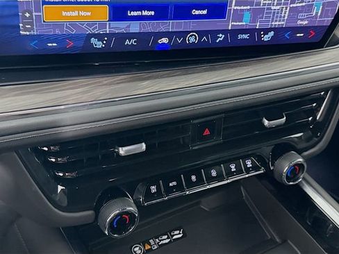 Used 2025 Chevrolet Tahoe LT image 16