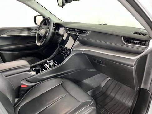 Used 2023 Jeep Grand Cherokee L Limited w/ Black Appearance Package image 44