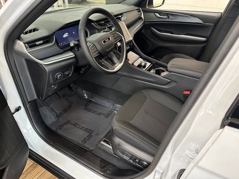 New 2026 Jeep Grand Cherokee Laredo X AWD/4WD image 9
