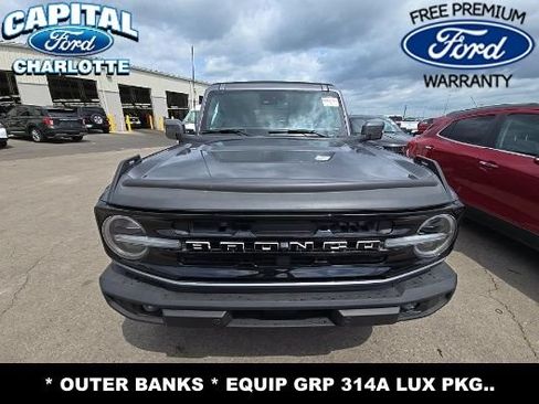 Used 2022 Ford Bronco Outer Banks AWD/4WD image 2