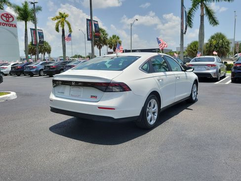 Used 2024 Honda Accord LX image 11