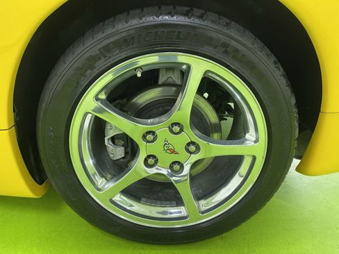 Used 2003 Chevrolet Corvette Convertible w/ Preferred Equipment Group1 image 14