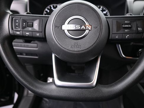 Used 2023 Nissan Rogue S image 31