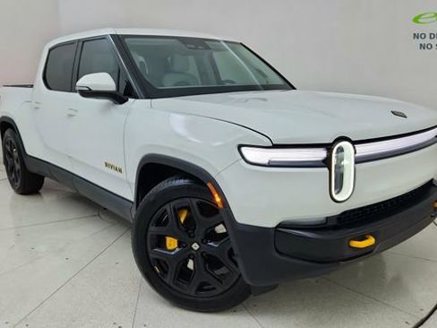 Used 2025 Rivian R1T Premium AWD/4WD image 1