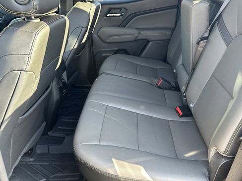 Used 2024 Chevrolet Colorado ZR2 w/ ZR2 Convenience Package III image 23