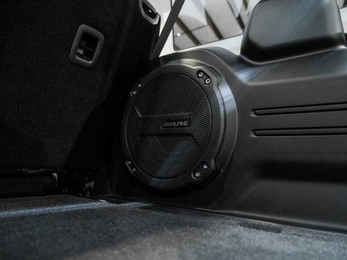 Used 2025 Jeep Wrangler Unlimited Rubicon w/ Technology Group image 97