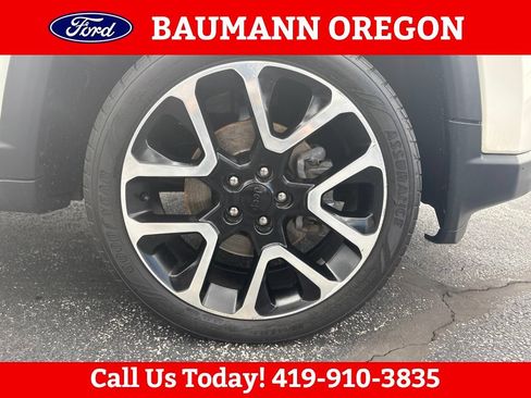 Used 2018 Jeep Compass Limited w/ Navigation Group AWD/4WD image 9
