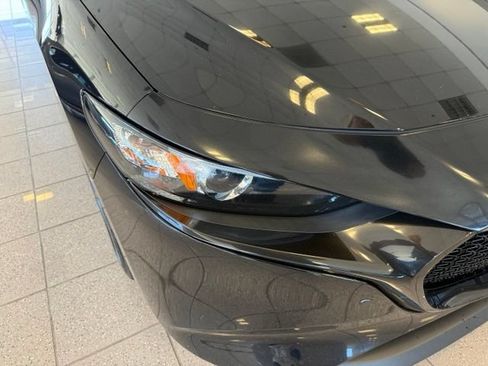 Used 2023 MAZDA MAZDA3 s FWD image 9