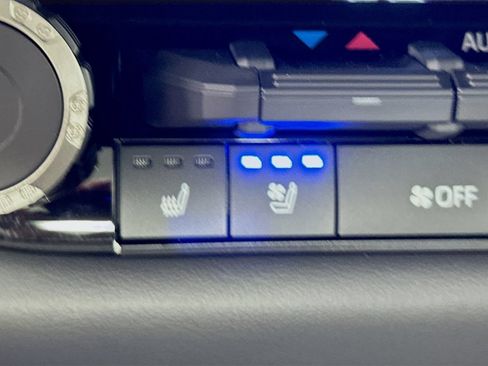 New 2026 Toyota Tundra Platinum AWD/4WD image 20