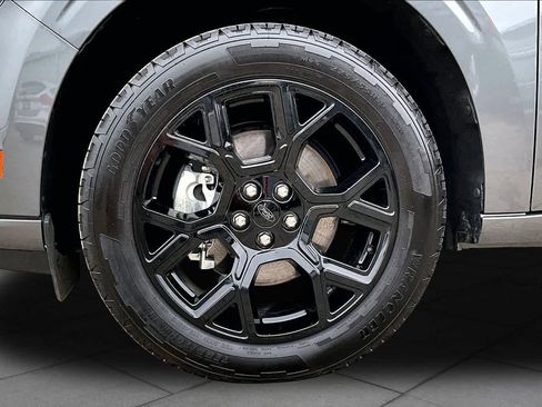 Used 2025 Ford Maverick Lobo AWD/4WD image 11