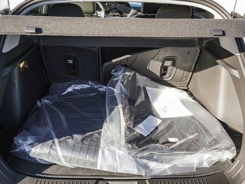 New 2026 Chevrolet Trax ACTIV w/ Sunroof Package image 24