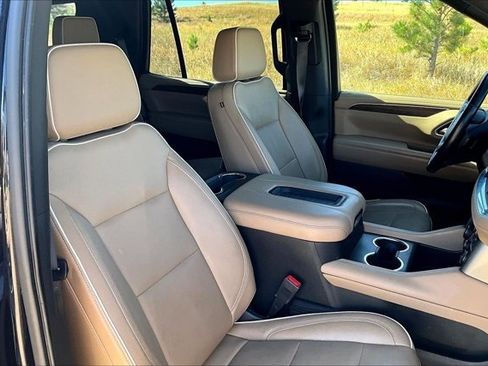 Used 2021 Chevrolet Tahoe Premier w/ Premium Package AWD/4WD image 12