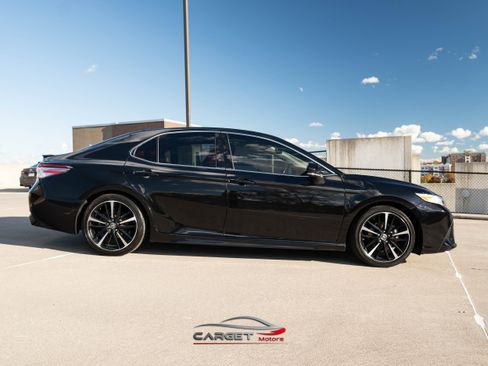 Used 2020 Toyota Camry XSE image 8