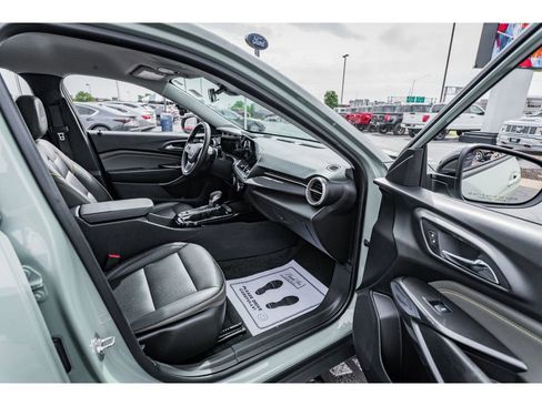 Used 2025 Chevrolet Trax ACTIV w/ Driver Confidence Package image 19